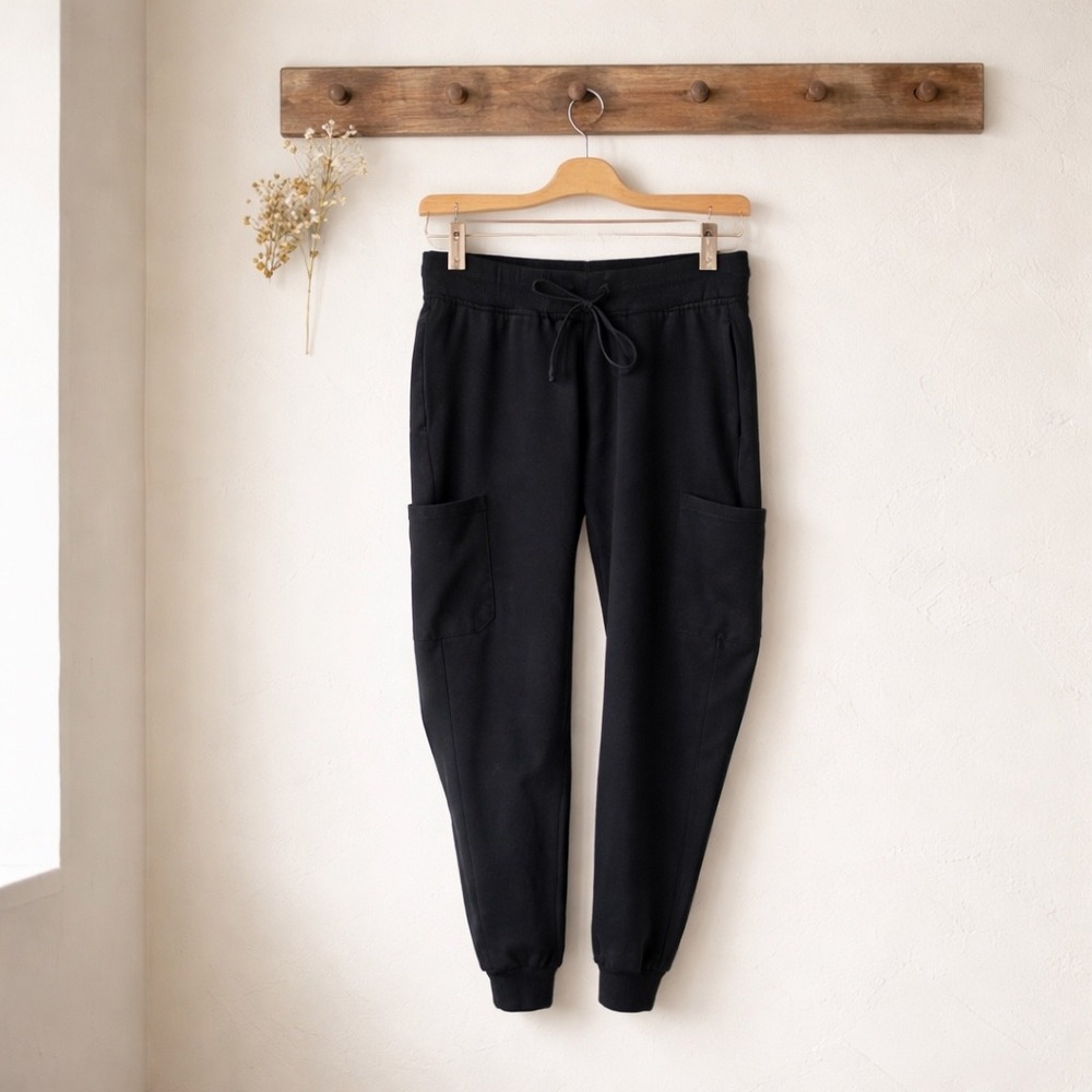 Mandala Scrub Joggers‎ Women Medium Black Good Equa-Tek Cargo Pockets
